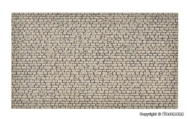 Brudte sten. Lavet af sedimentær komposit. L 26,5 x B 15,5 cm. Vollmer 48220.